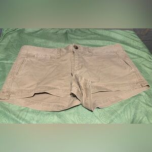 American Eagle Khaki shorts size 8
